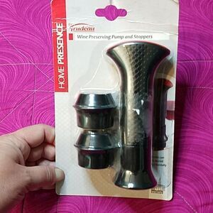 Wine Preserving pump and stoppers set